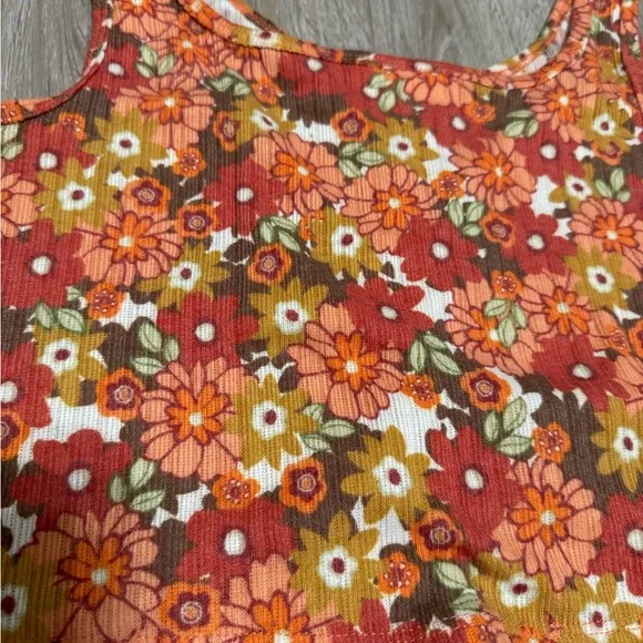 L/XL, 2pc PJs Tiny Tank & Shorts, perfect fall floral patter, excellent cond. - Picture 5 of 8